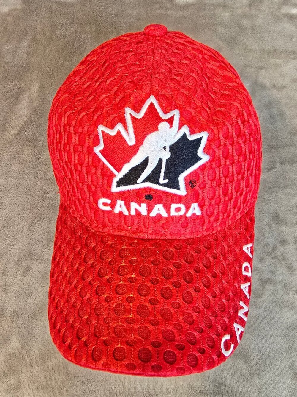 SOGO Sports CANADA hackey ball cap mesh overlay, honeycomb